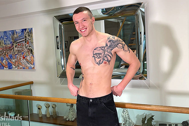 Young Straight Boxer Wanks Image